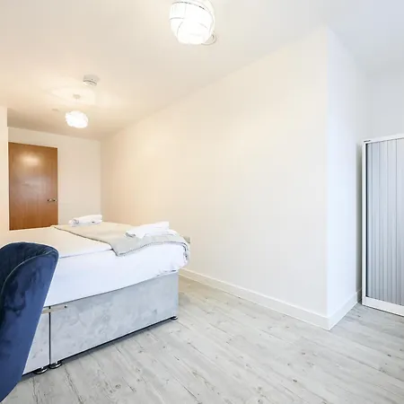 Stylish & Spacious Salford Quays One Bedroom High Floor Apartment With Balcony Manchester Exterior photo