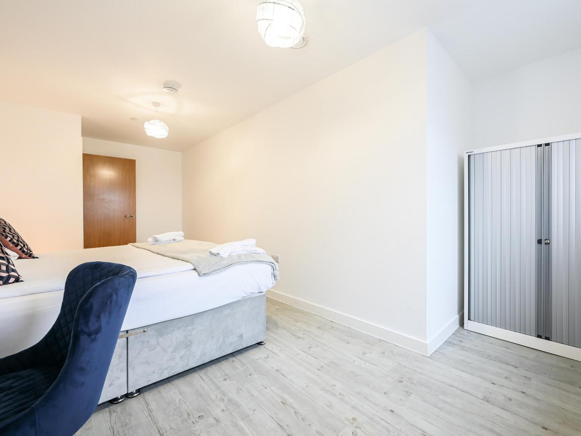 Apartment Stylish & Spacious Salford Quays One Bedroom High Floor With Balcony *